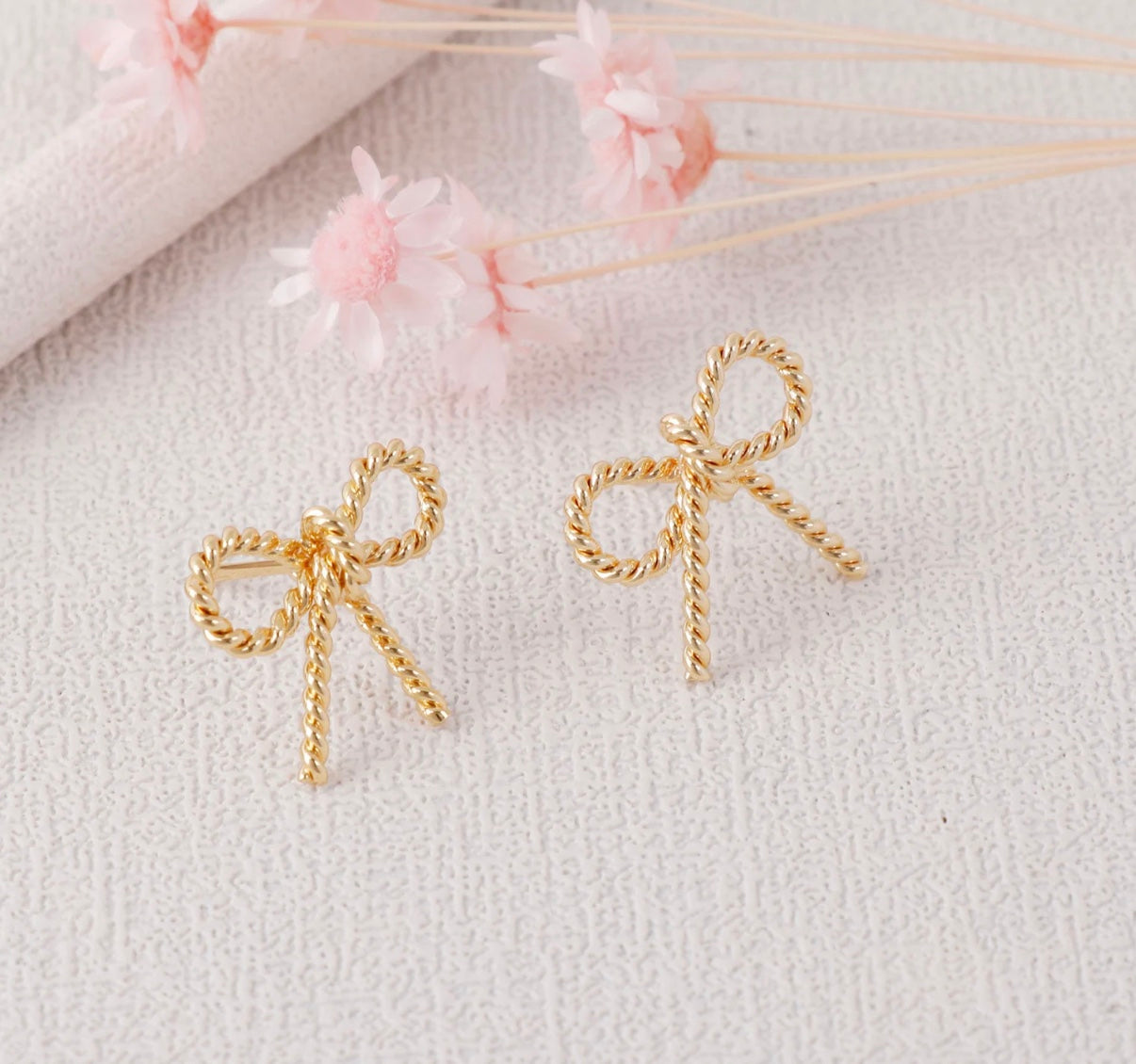 Lasso Bow Earrings