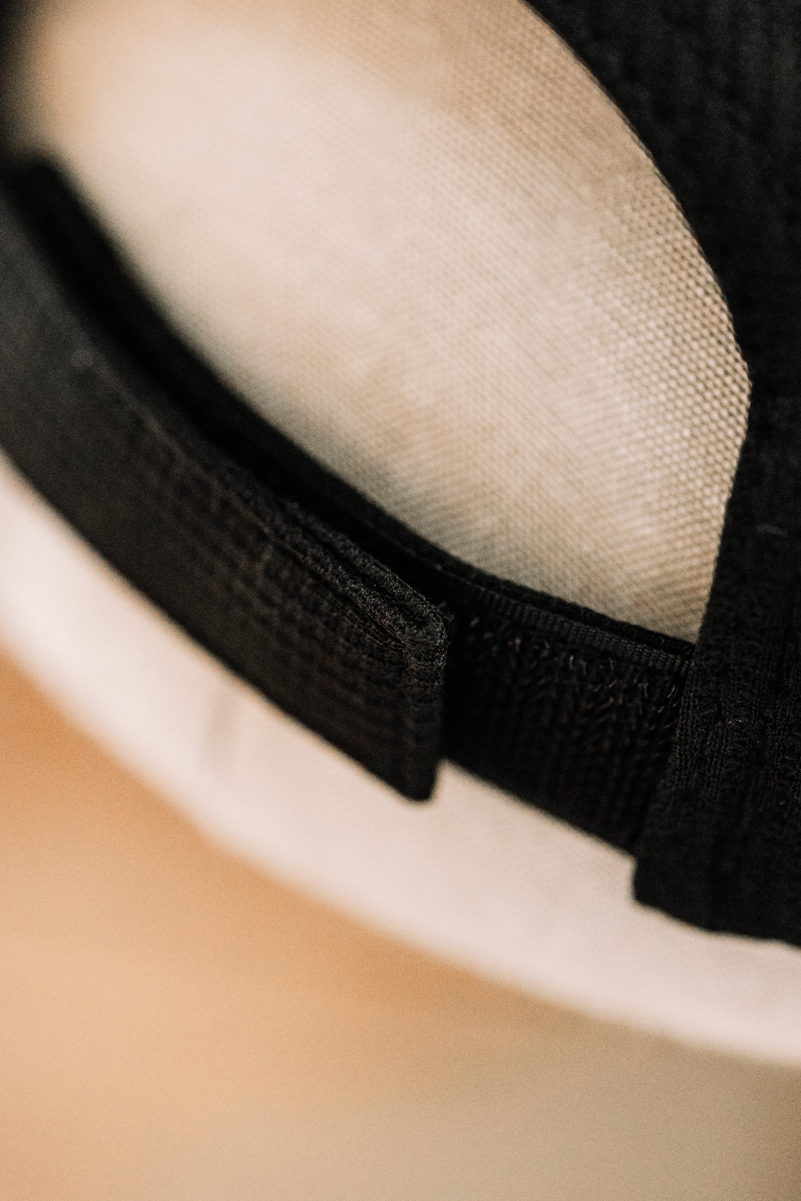 Lucky Horseshoe Hat (Black)