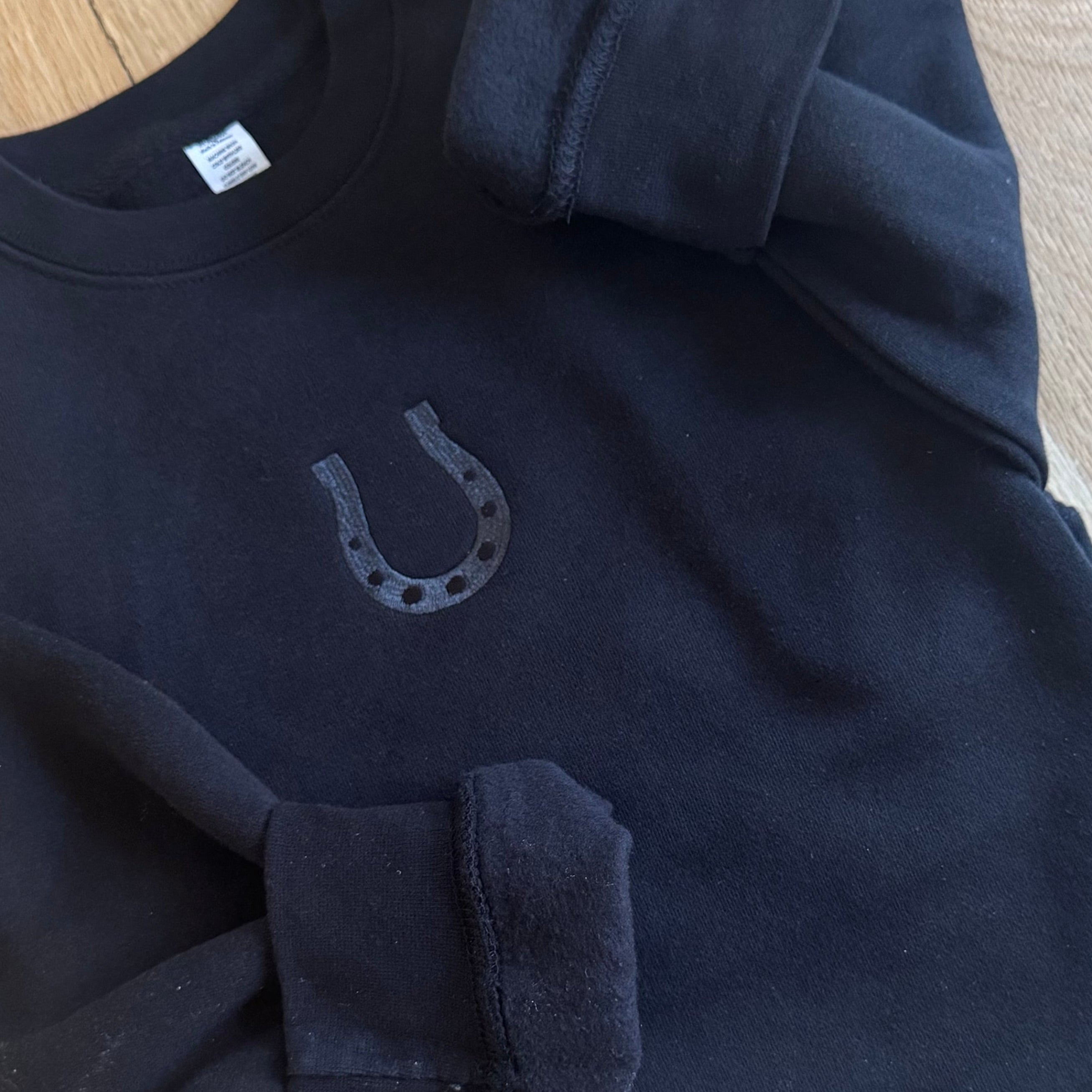 Fortuna Horseshoe Sweatshirt (Black)