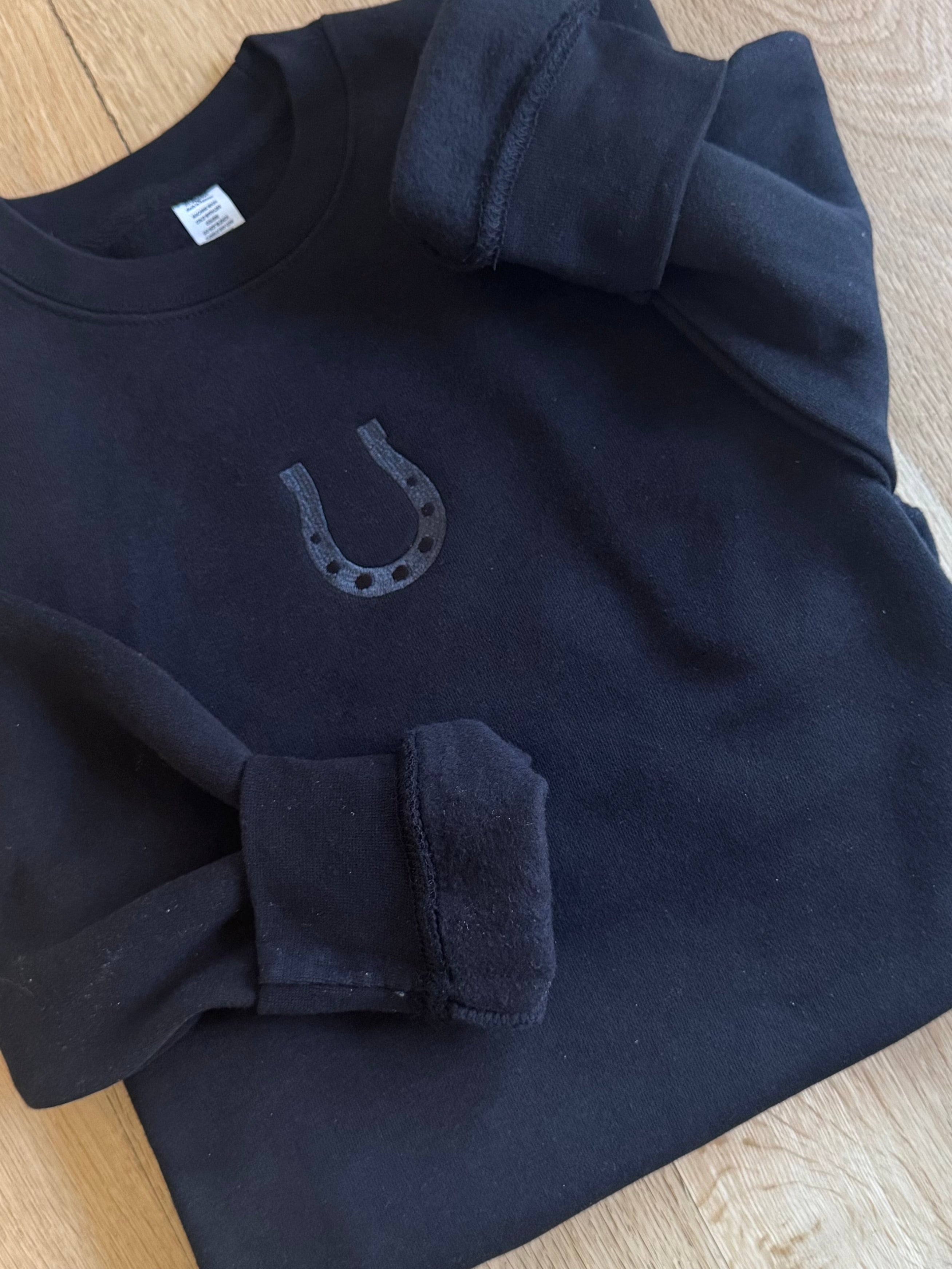 Fortuna Horseshoe Sweatshirt (Black)