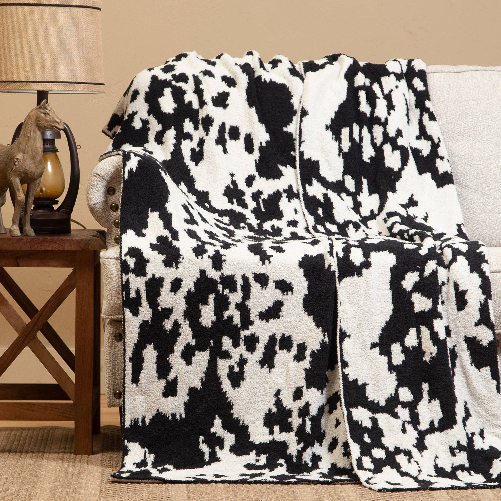 Wrangler Cowhide Stretchy Throw Blanket