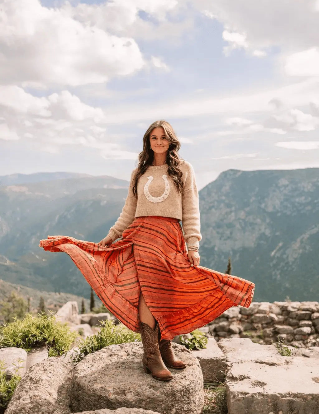 Lucky Horseshoe Cropped Sweater - Bridle Up Hope Shop