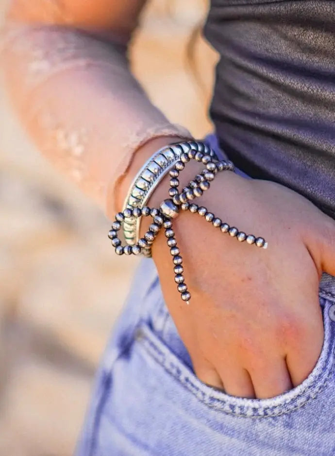 Navajo Pearl Stretch Bracelet - Bridle Up Hope Shop